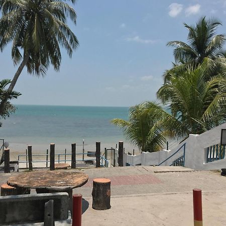 Newly Renovated Comfy Beachfront View At Seri Bulan Port Dickson Porto Dickson Exterior foto