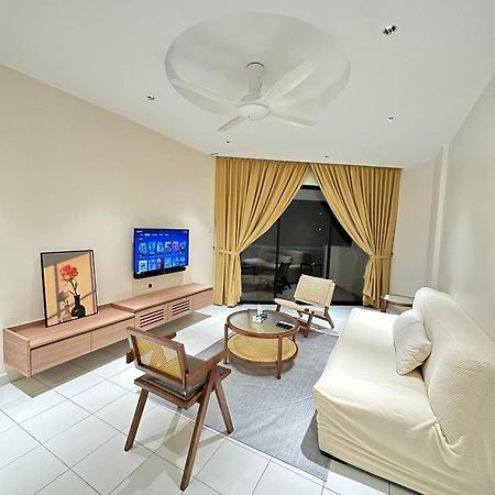 Newly Renovated Comfy Beachfront View At Seri Bulan Port Dickson Porto Dickson Exterior foto