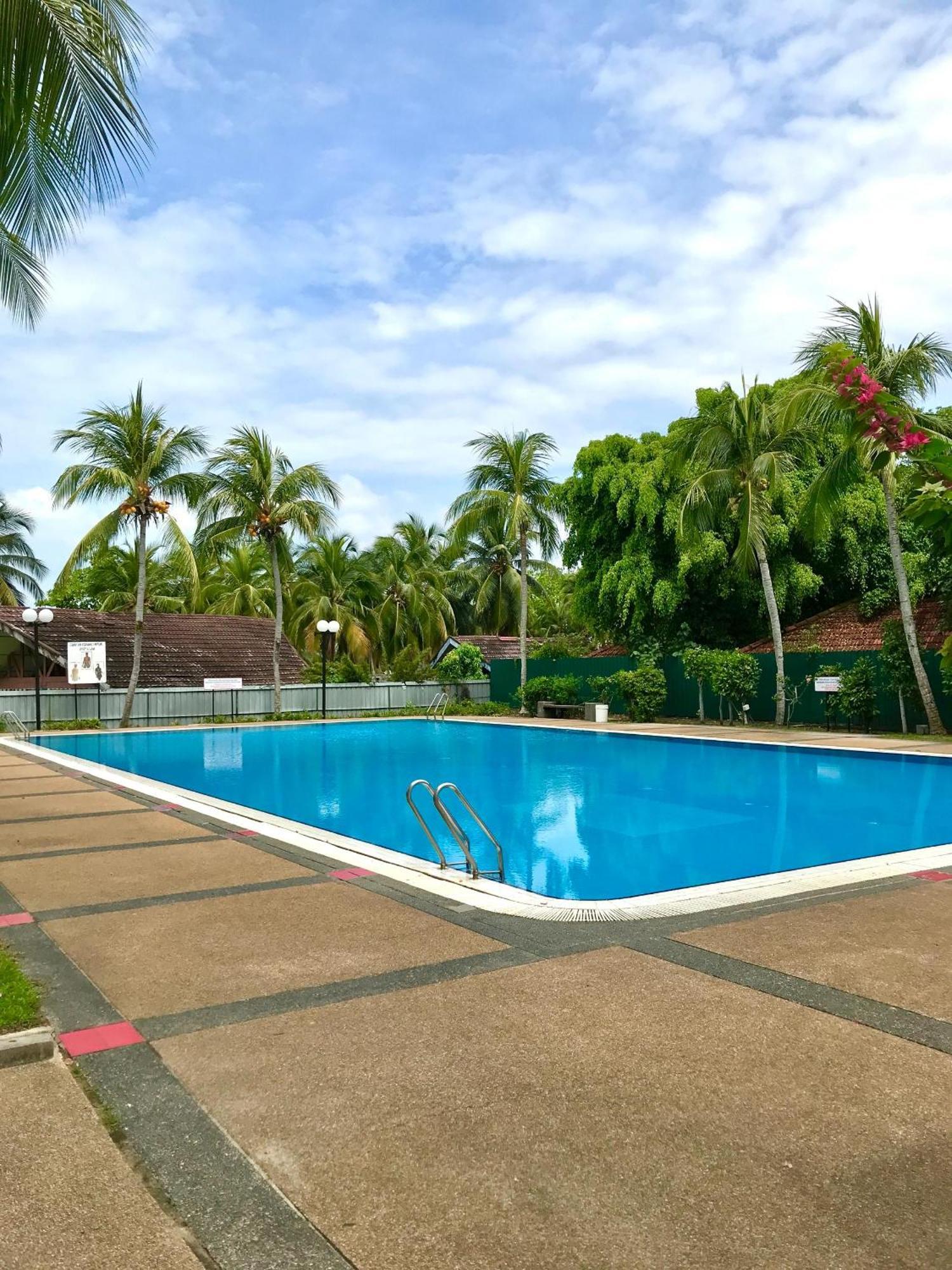 Newly Renovated Comfy Beachfront View At Seri Bulan Port Dickson Porto Dickson Exterior foto